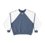 Sudadera de cuello redondo de Equipment, azul oscuro y blanco.