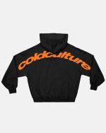 Sudadera con capucha curvada negra
