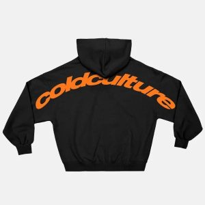 Sudadera con capucha curvada negra