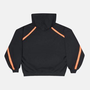 SUDADERA CON CAPUCHA NEGRA CON DETALLES