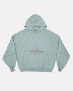 SUDADERA CON CAPUCHA AZUL AHUMADA DEL EQUIPO DE FILMACIÓN
